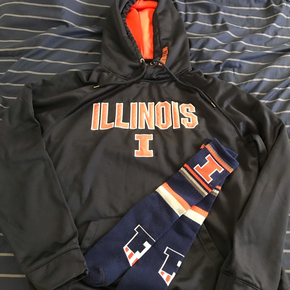 University of Illinois hoodie and socks